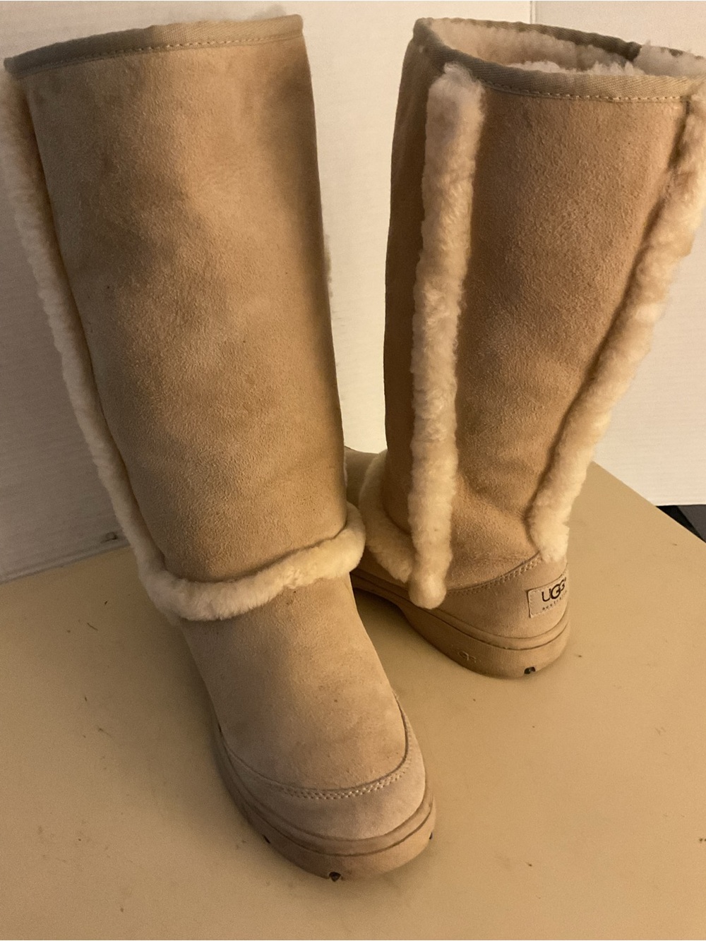 UGG women sand tan suede sheepskin tall classic sunburst boots US 9